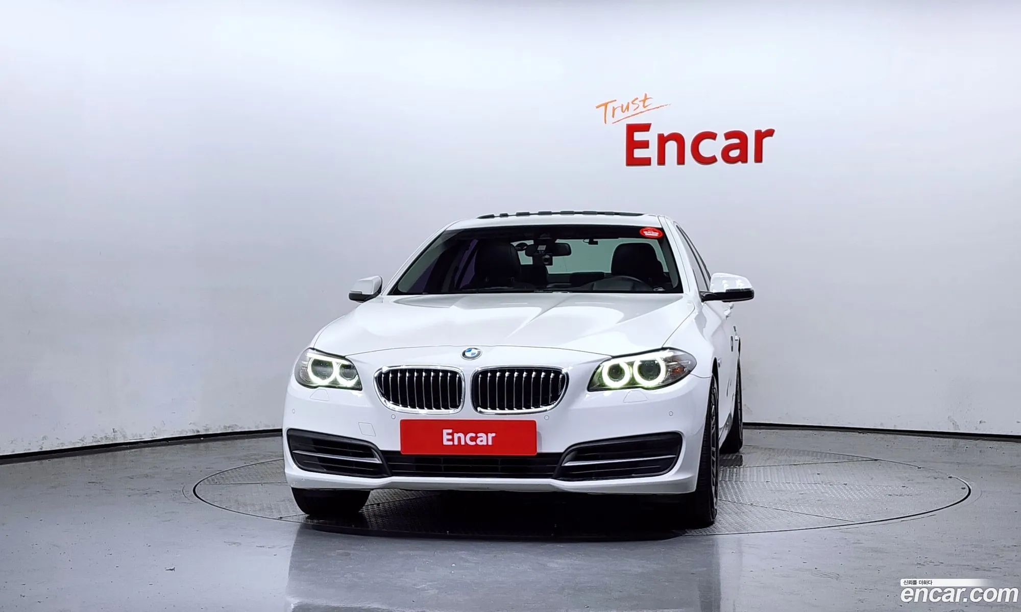 BMW 5 Series F10 520D - фотография 6749055