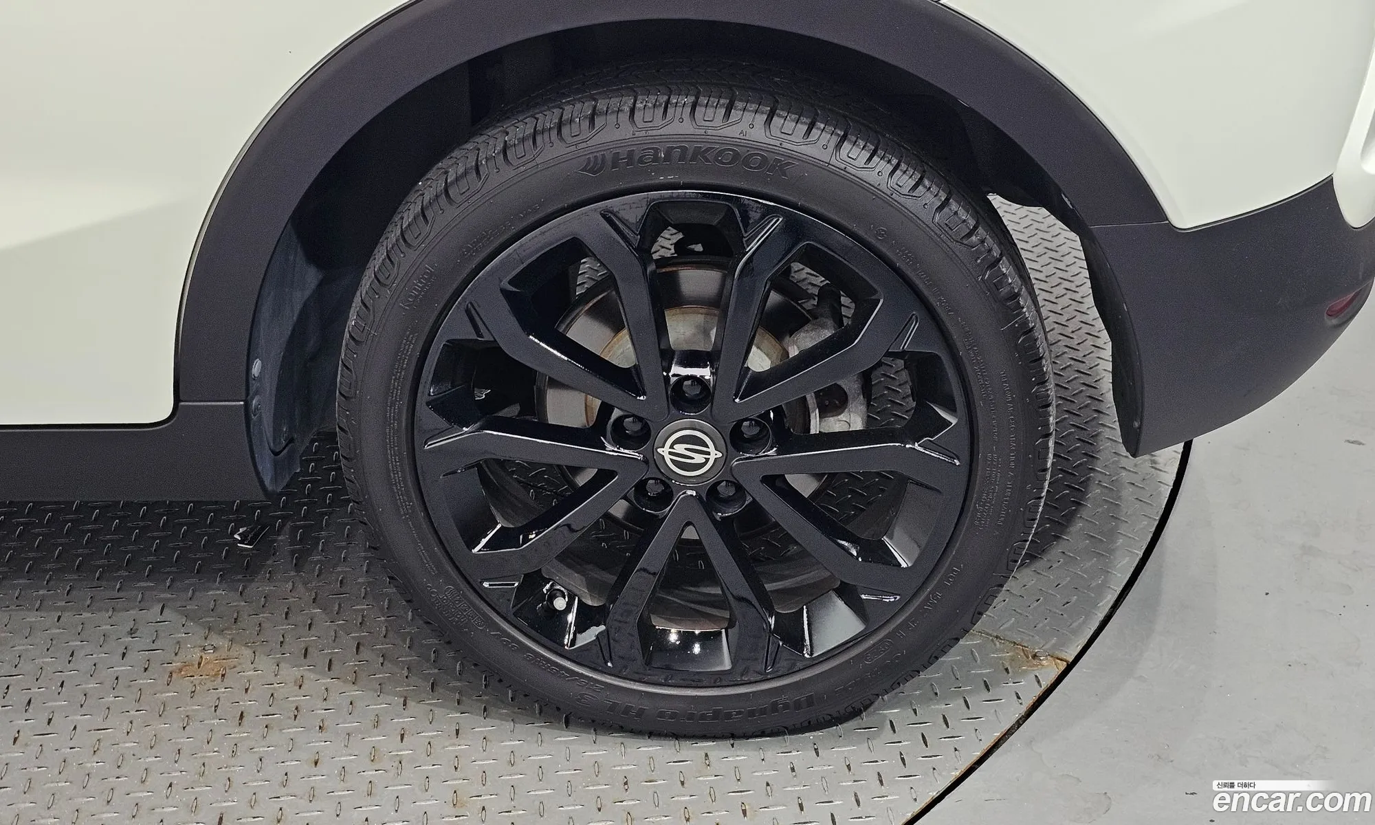 Kg Mobility Ssangyong Tivoli Diesel Lx 2Wd - фотография 7193243