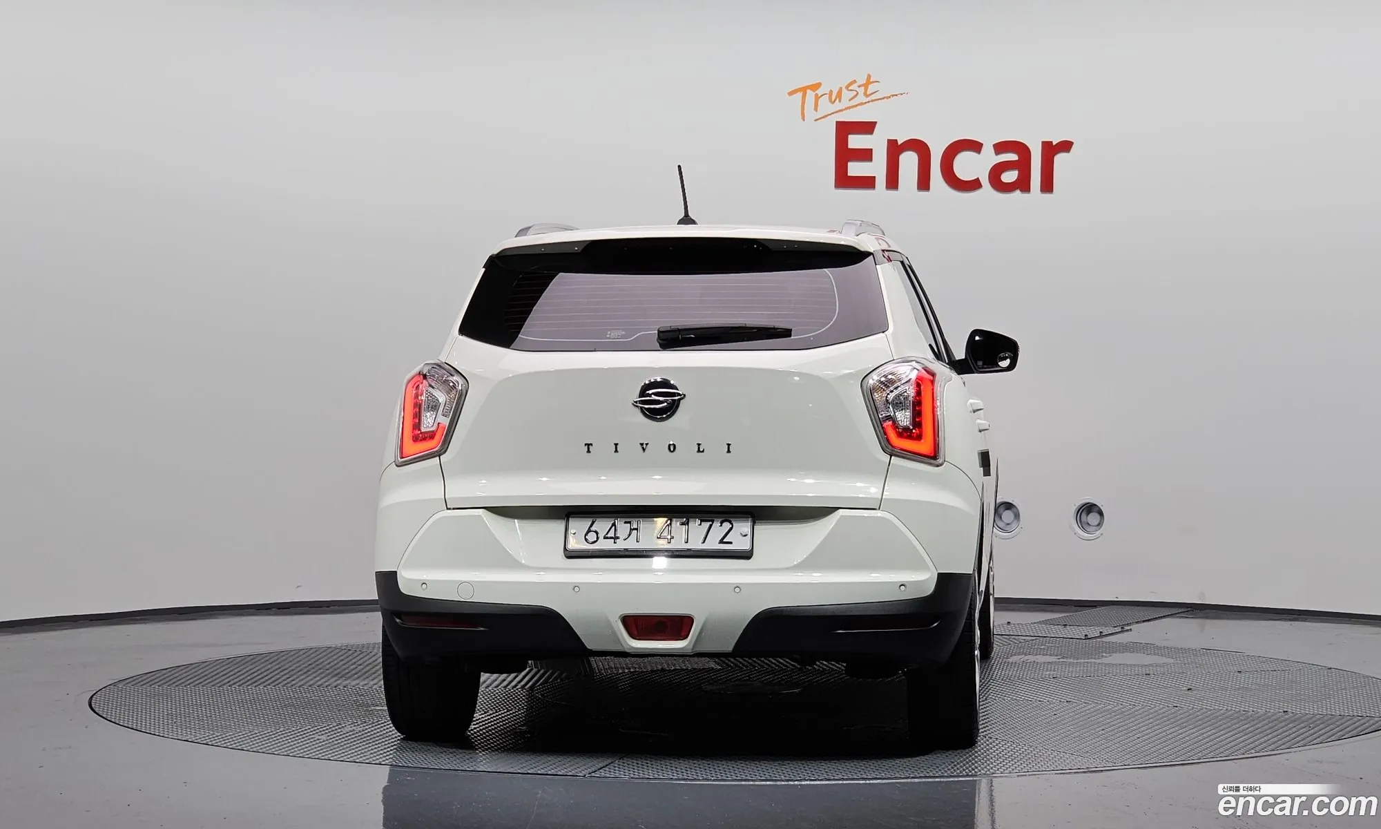 Kg Mobility Ssangyong Tivoli Lx 2Wd Luxury Model - фотография 8342414