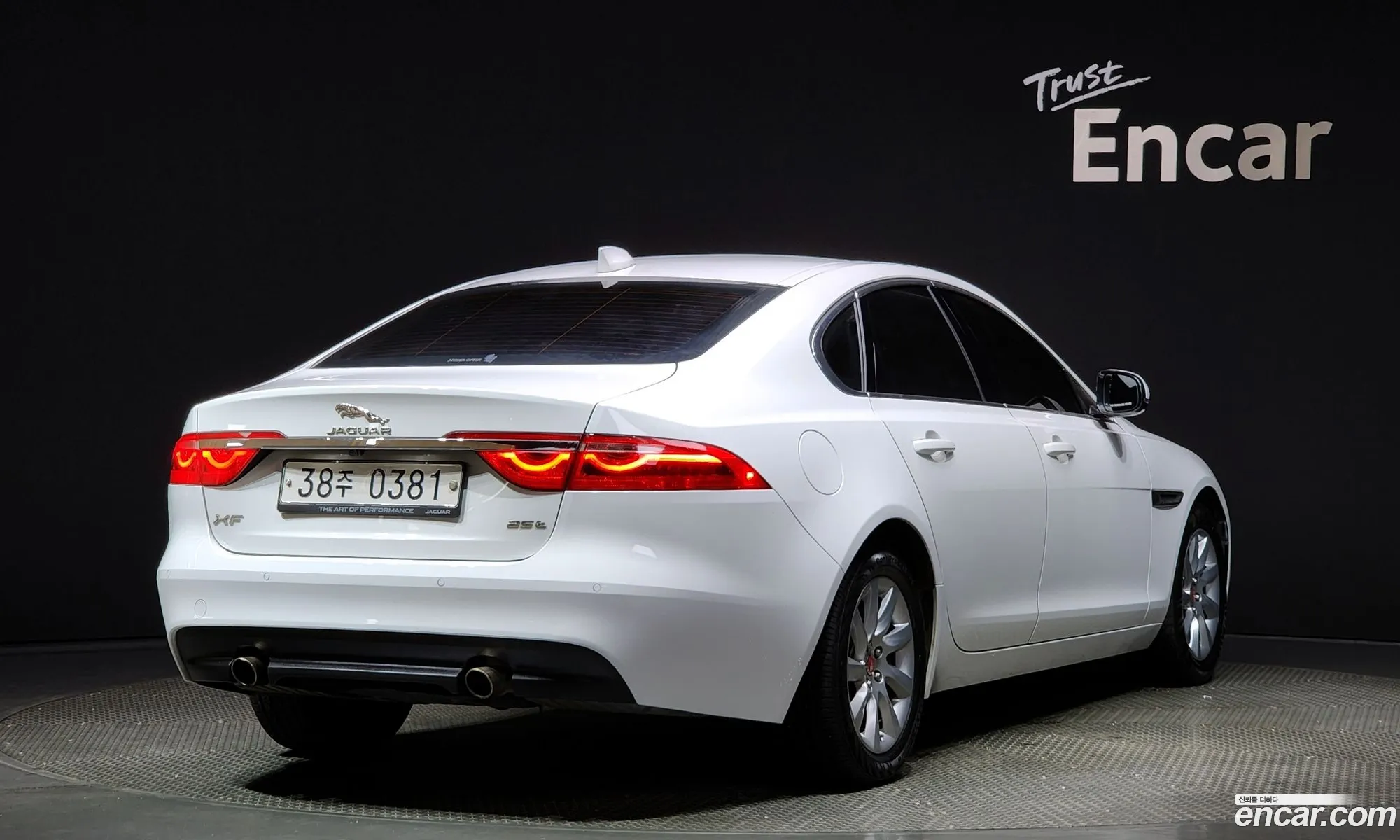 Jaguar Xf X260 25T Prestige - фотография 3938889