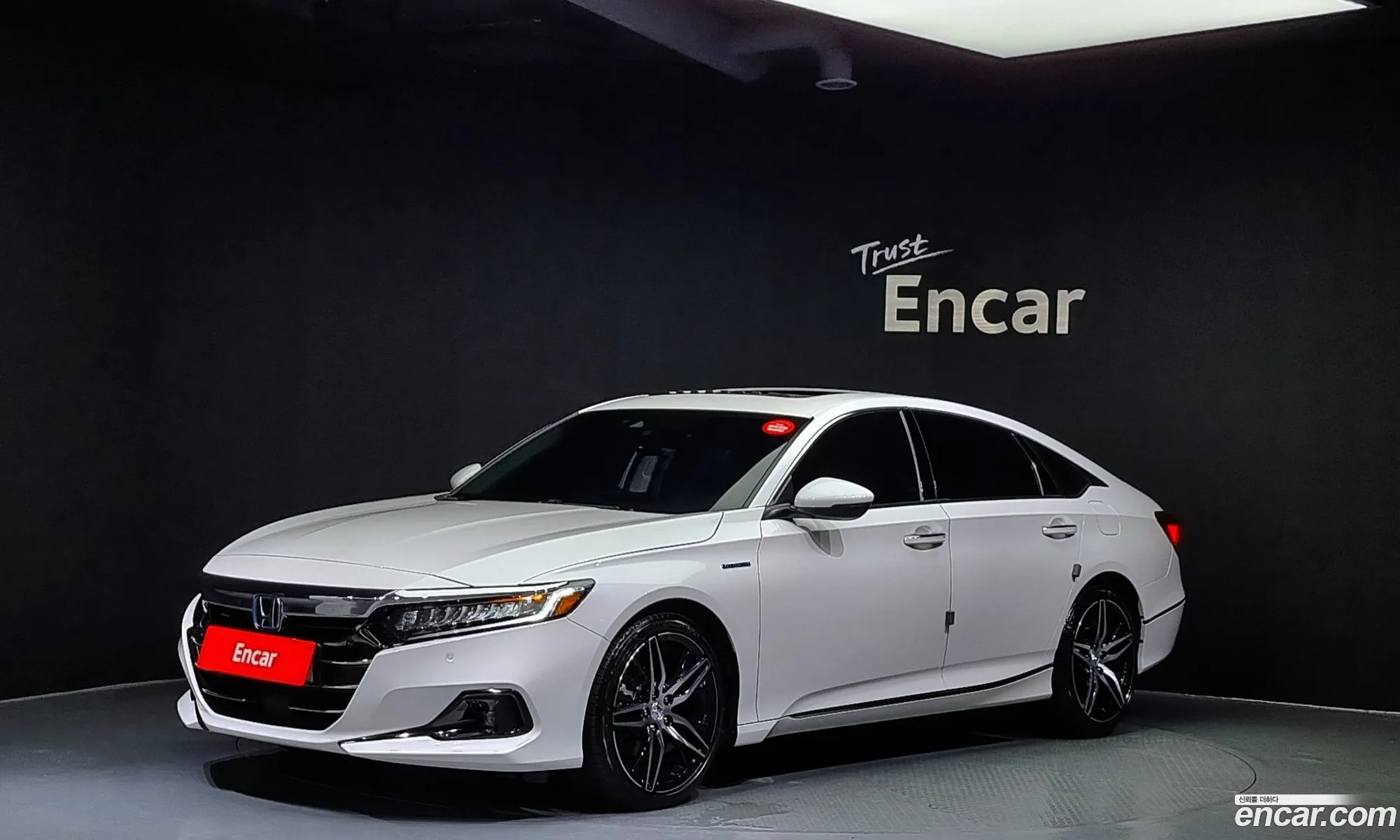 Accord 10Th Generation 20 Hybrid Touring - фотография 11985329