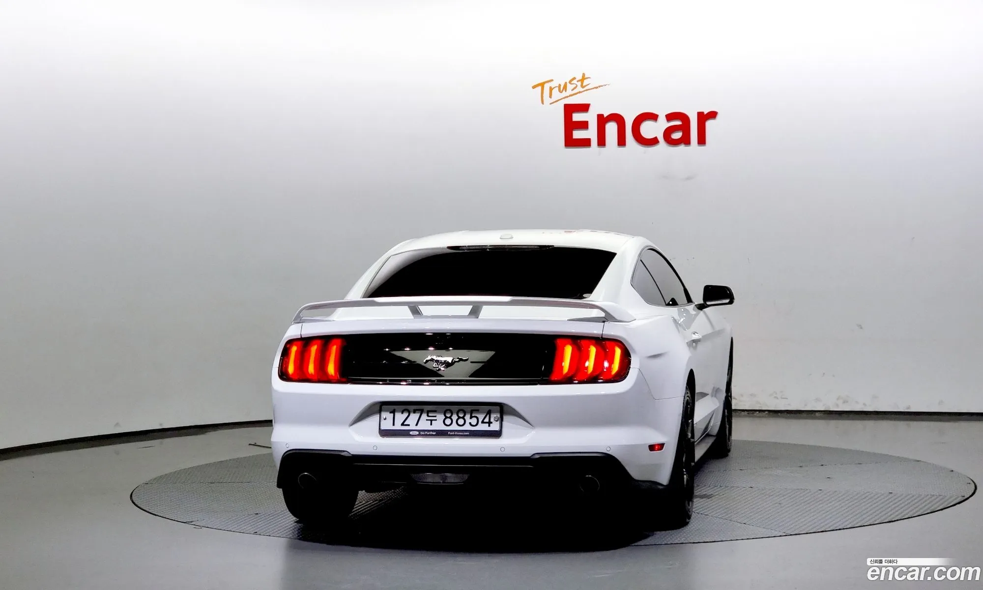 Ford Mustang Coupe - фотография 4625589