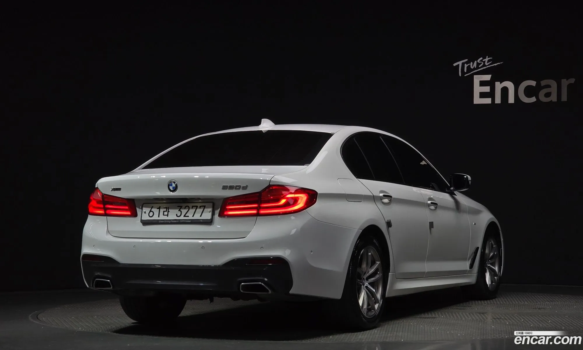 BMW 5 Series G30 520D xDrive M Sport Plus - фотография 18422333