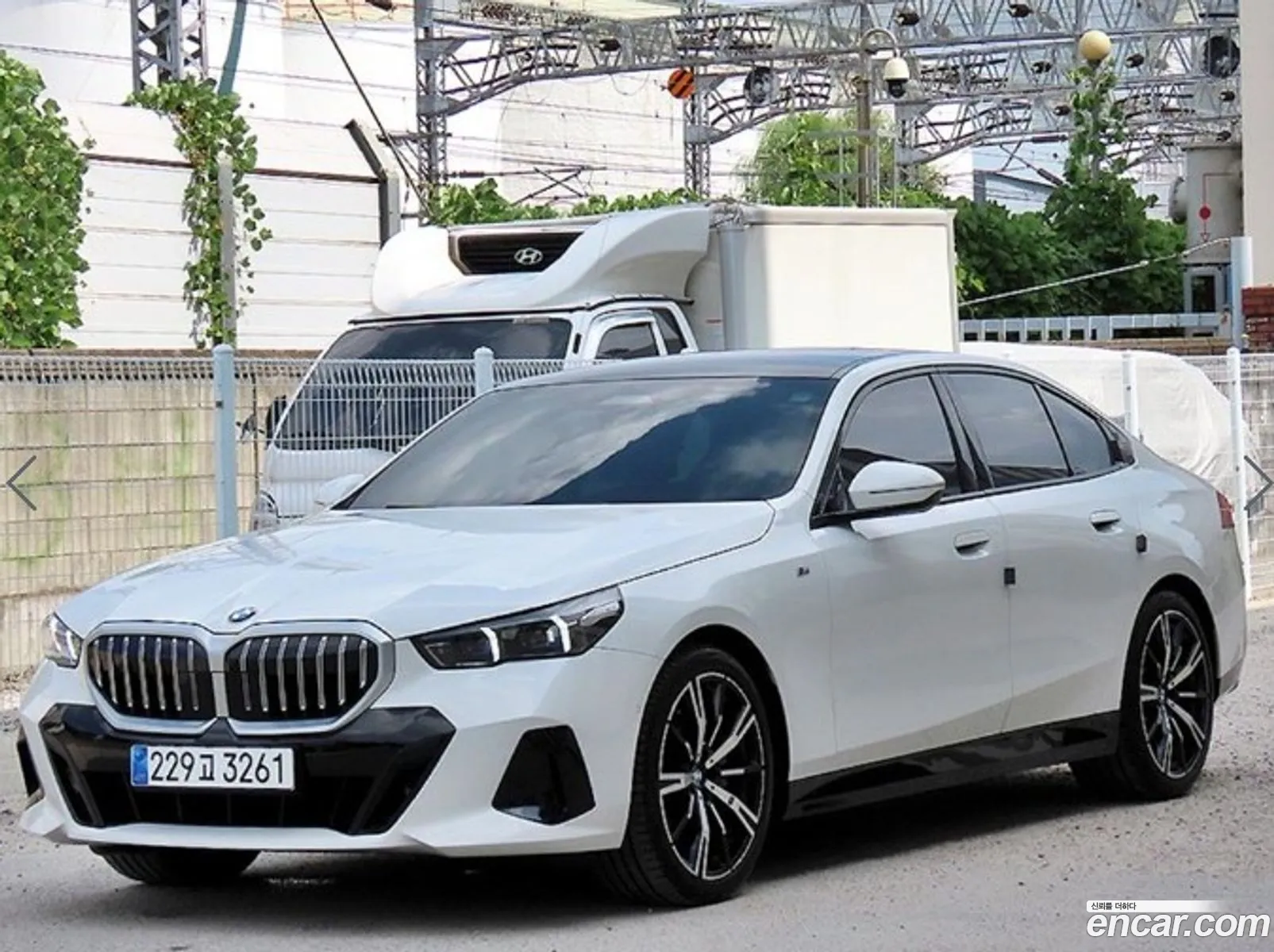 BMW 5 Series G60 530I xDrive M Sports - фотография 12367775