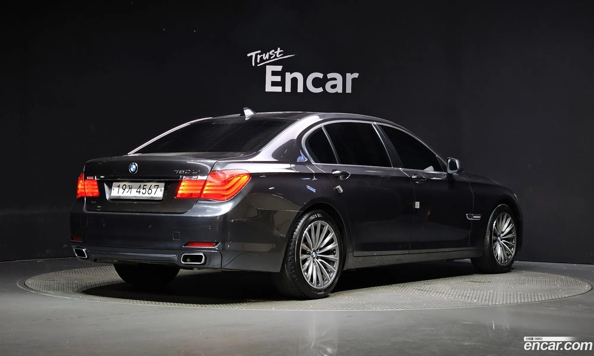 BMW 7 Series F01 750Li - фотография 4820251