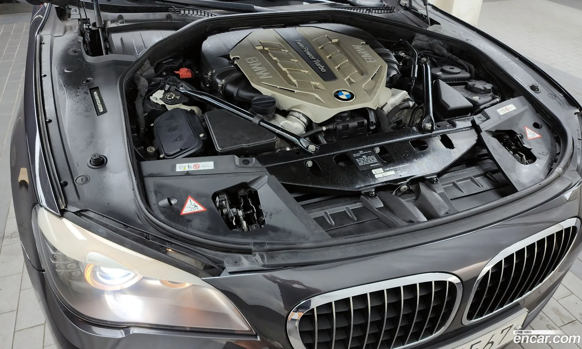 BMW 7 Series F01 750Li - фотография 4820255