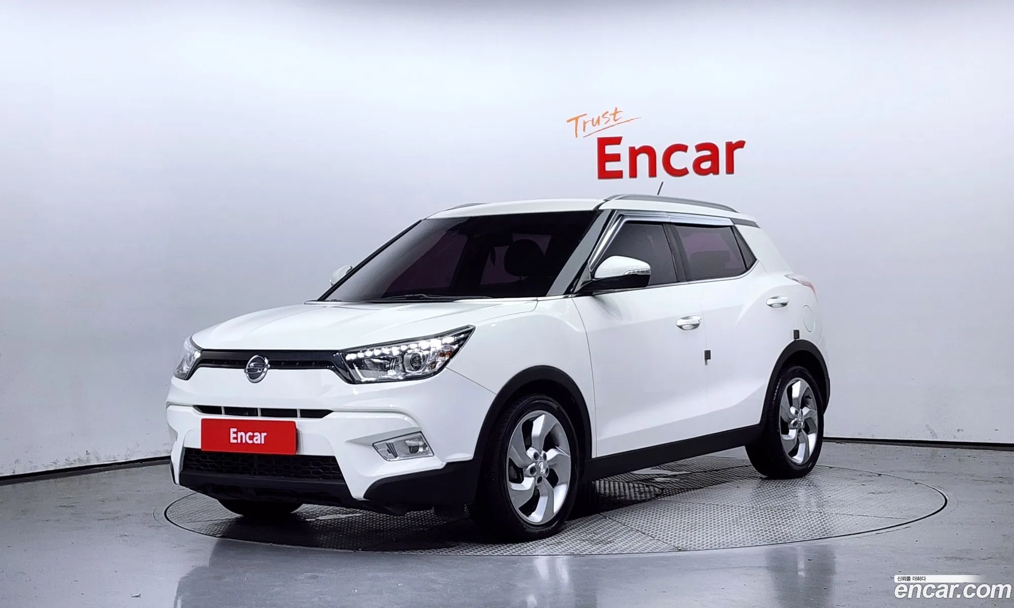 Kg Mobility Ssangyong Tivoli Lx 2Wd Luxury Model - фотография 8342399