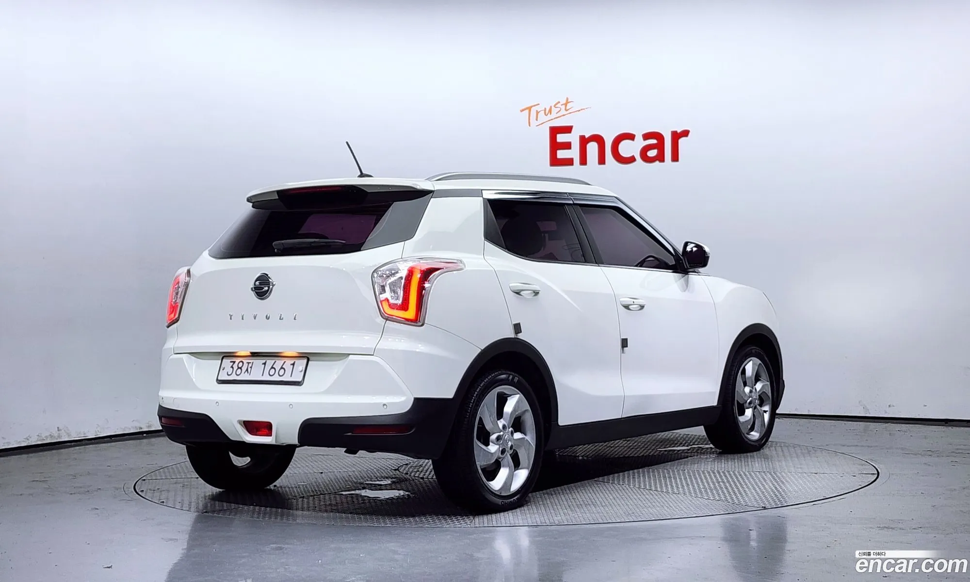 Kg Mobility Ssangyong Tivoli Lx 2Wd Luxury Model - фотография 8342400