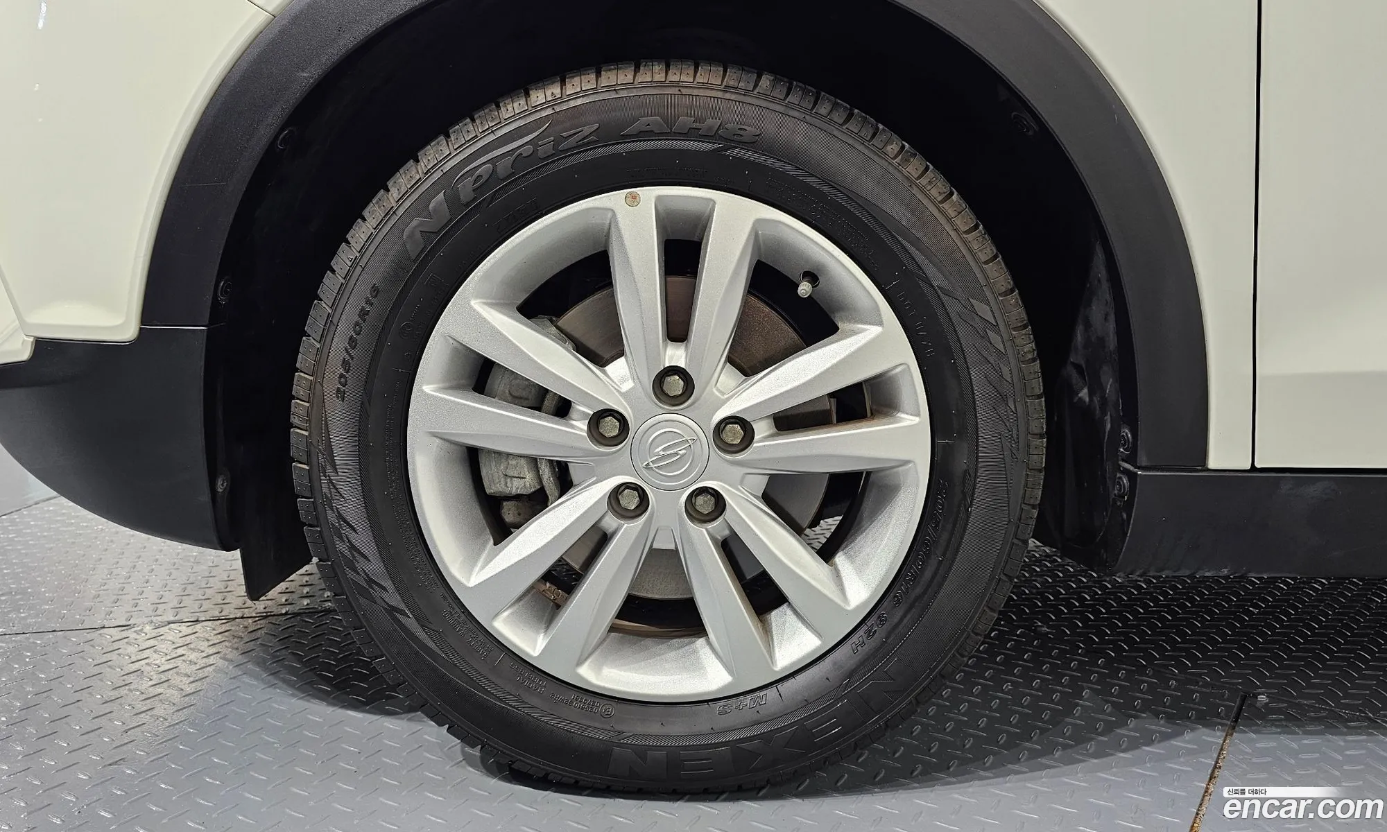 Kg Mobility Ssangyong Tivoli Vx 2Wd - фотография 6952264