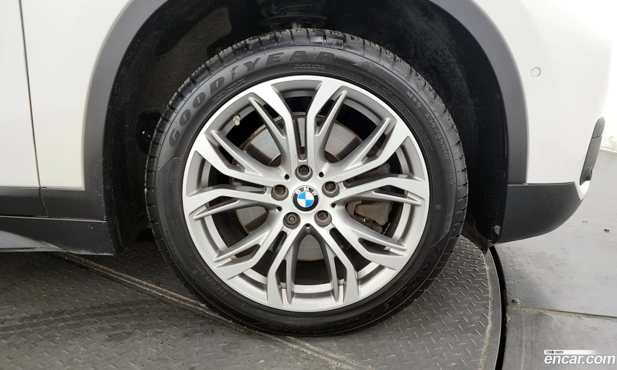 BMW X1 F48 xDrive 20D - фотография 12393202