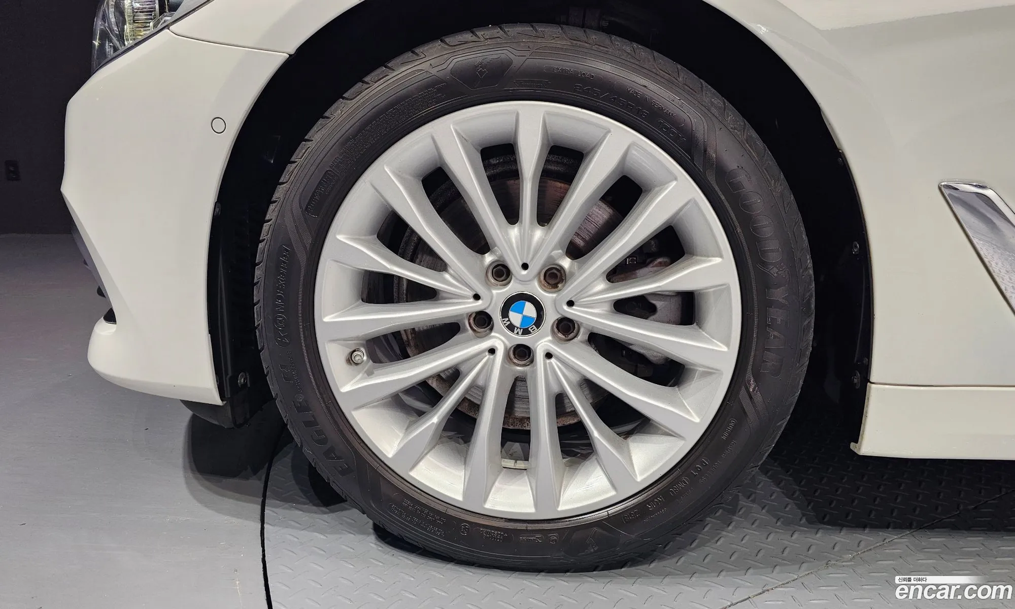 BMW 5 Series G30 520D Luxury Plus - фотография 8744596