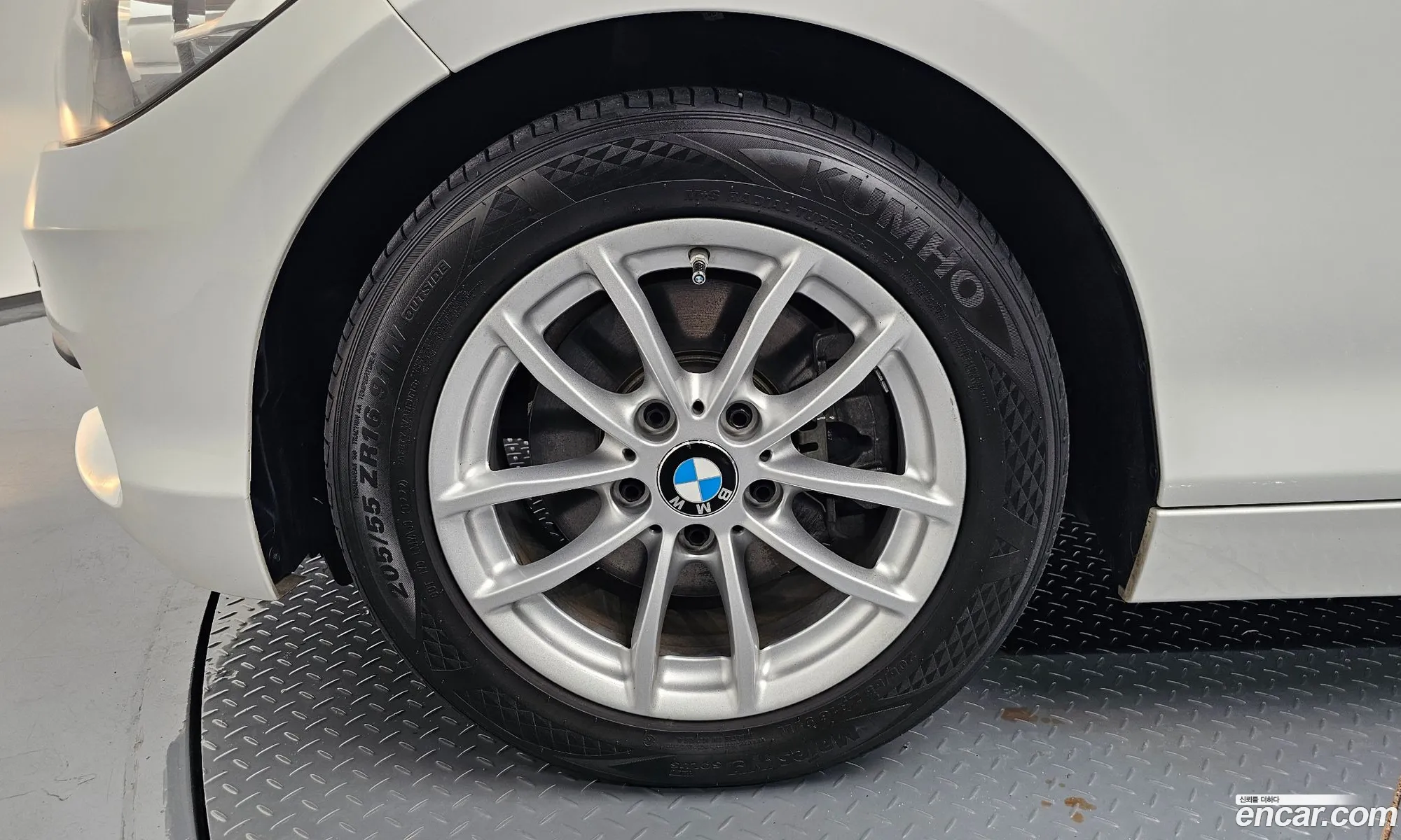 BMW 1 Series F20 118D Joy 5-Door - фотография 18422324