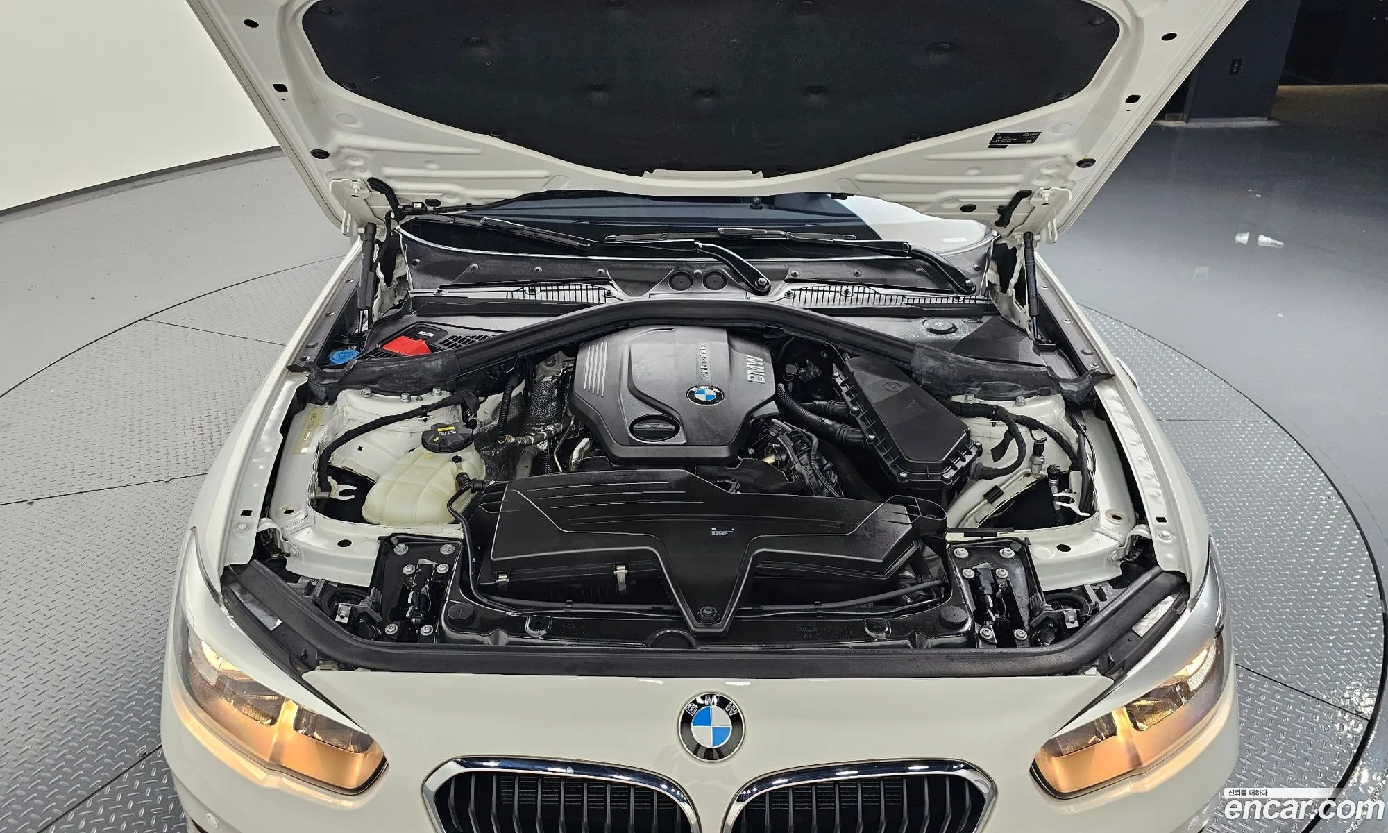 BMW 1 Series F20 118D Joy 5-Door - фотография 18422325