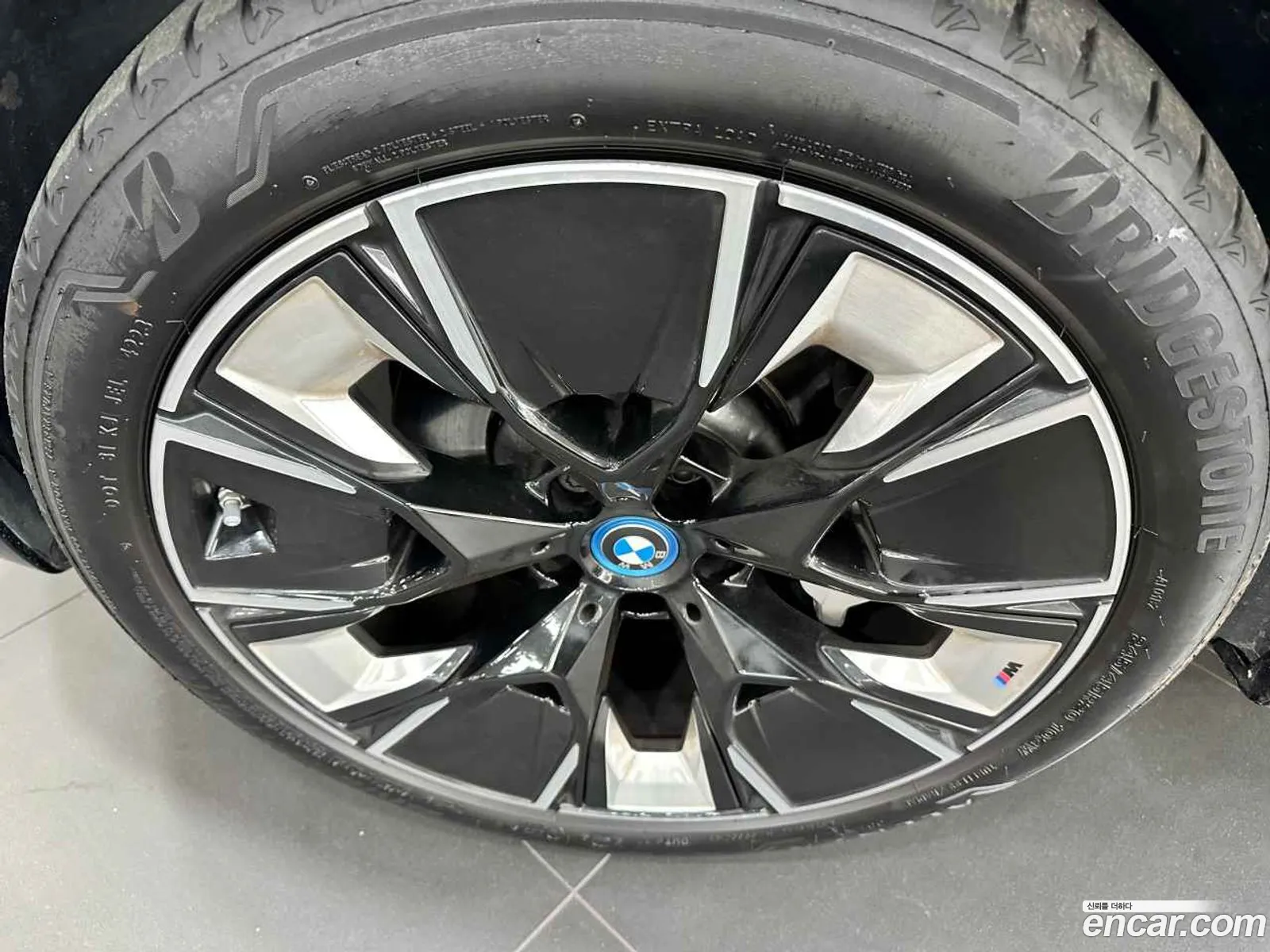BMW Ix3 M Sport - фотография 4610952
