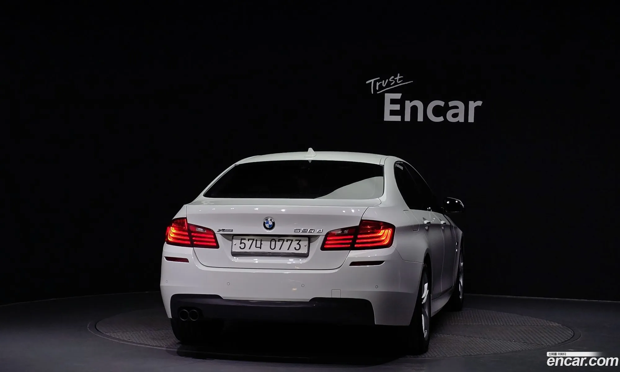 BMW 5 Series F10 520D xDrive M Aerodynamics - фотография 12393189
