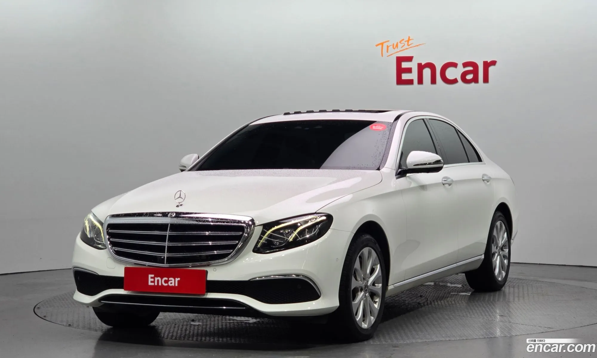 Mercedes E-Class W213 E300 4Matic Exclusive - фотография 19180114