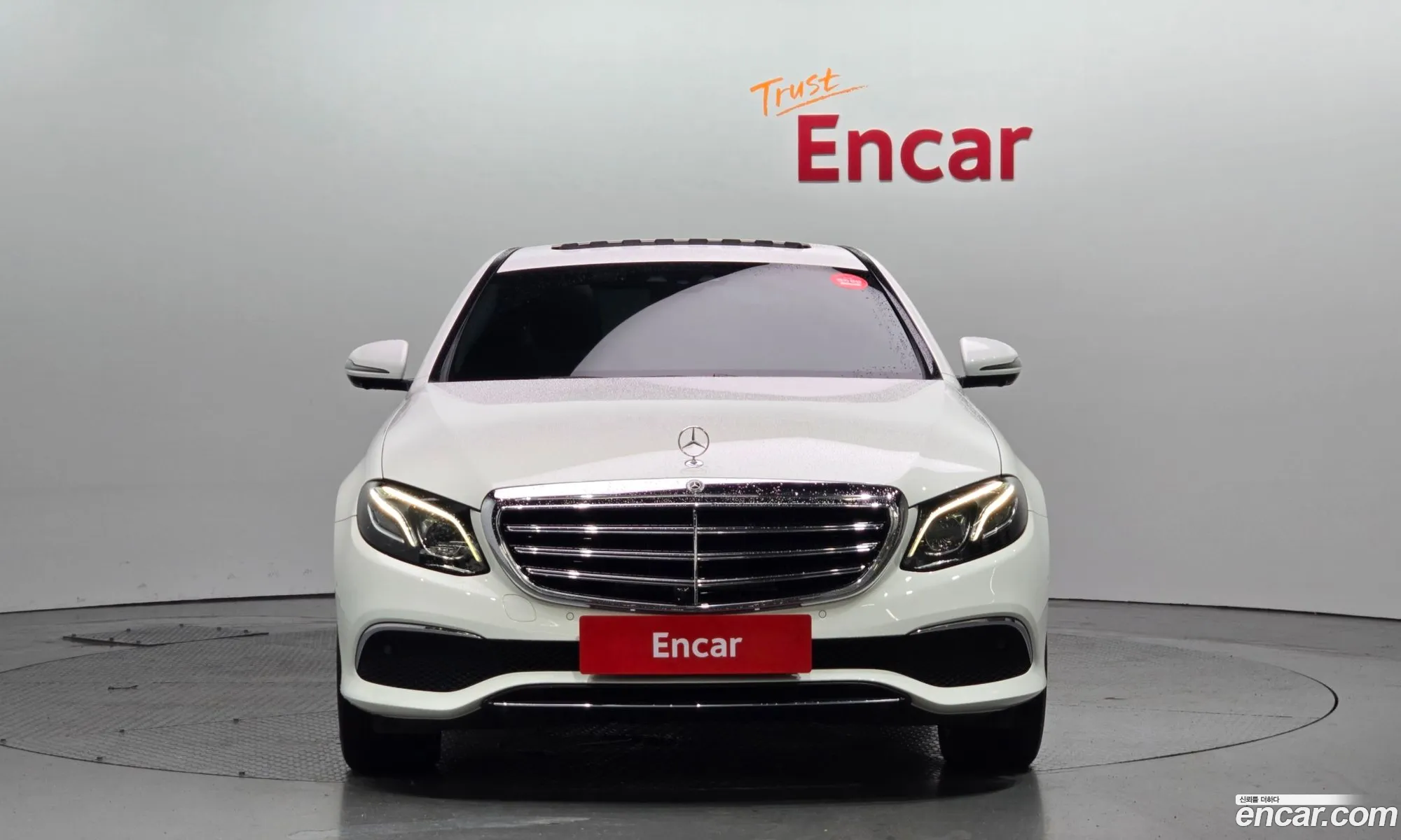 Mercedes E-Class W213 E300 4Matic Exclusive - фотография 19180116