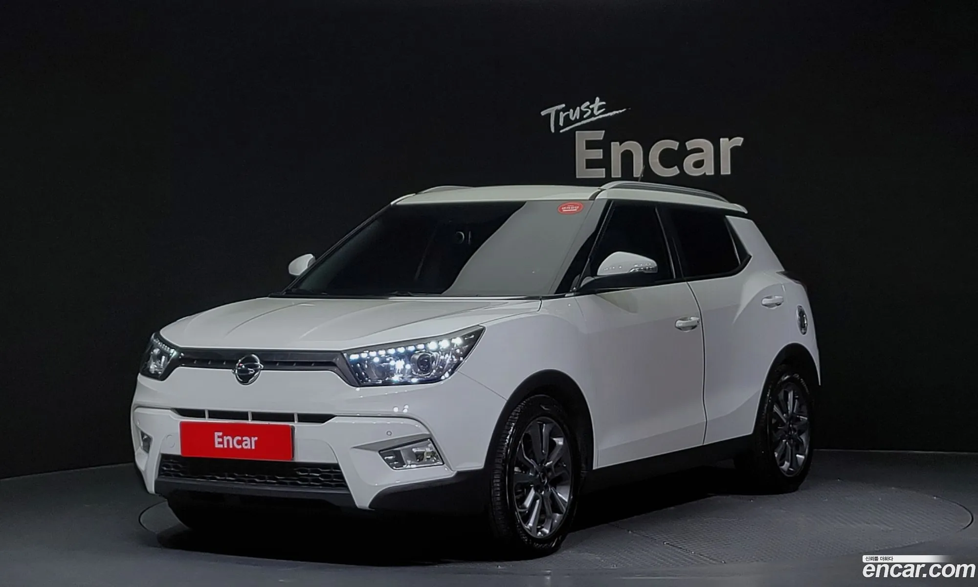 Kg Mobility Ssangyong Tivoli Lx 2Wd Top-Of-The-Line Model - фотография 7389330