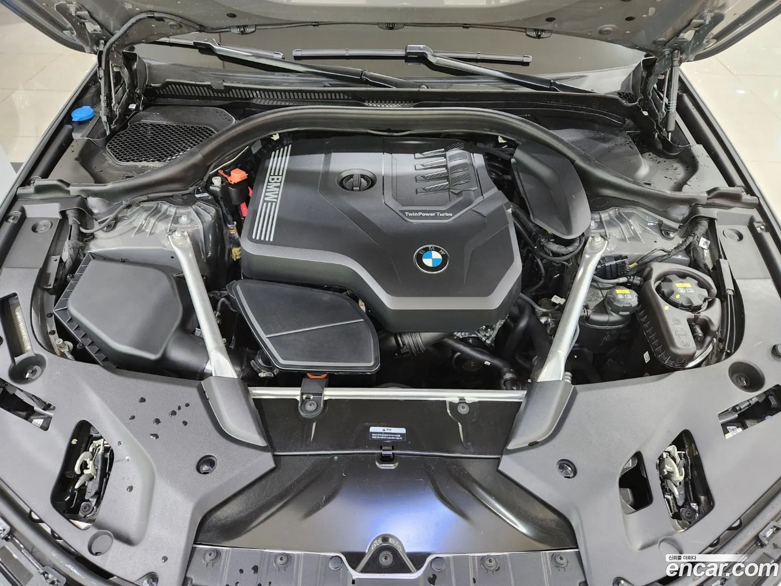 BMW 5 Series G30 520I M Sports - фотография 6872947