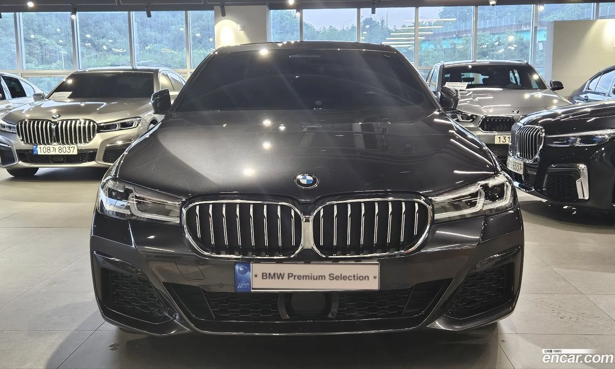 BMW 5 Series G30 523D ​​xDrive M Sports - фотография 18465305