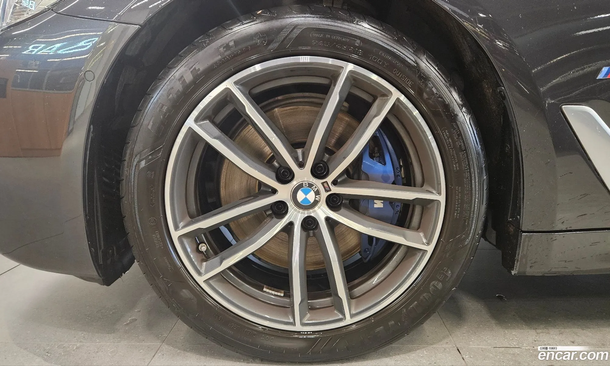 BMW 5 Series G30 523D ​​xDrive M Sports - фотография 18465307