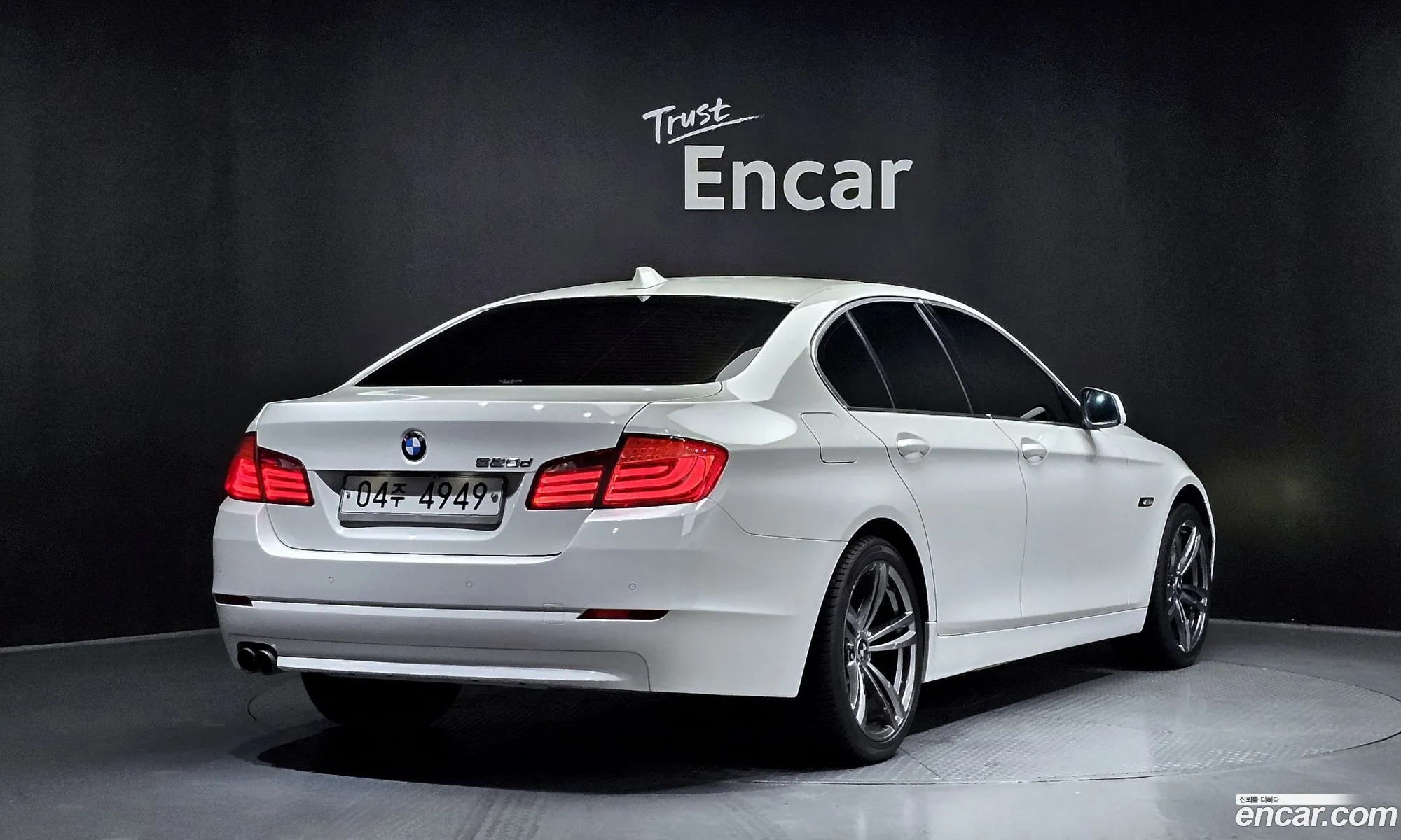 BMW 5 Series F10 520D - фотография 18229554