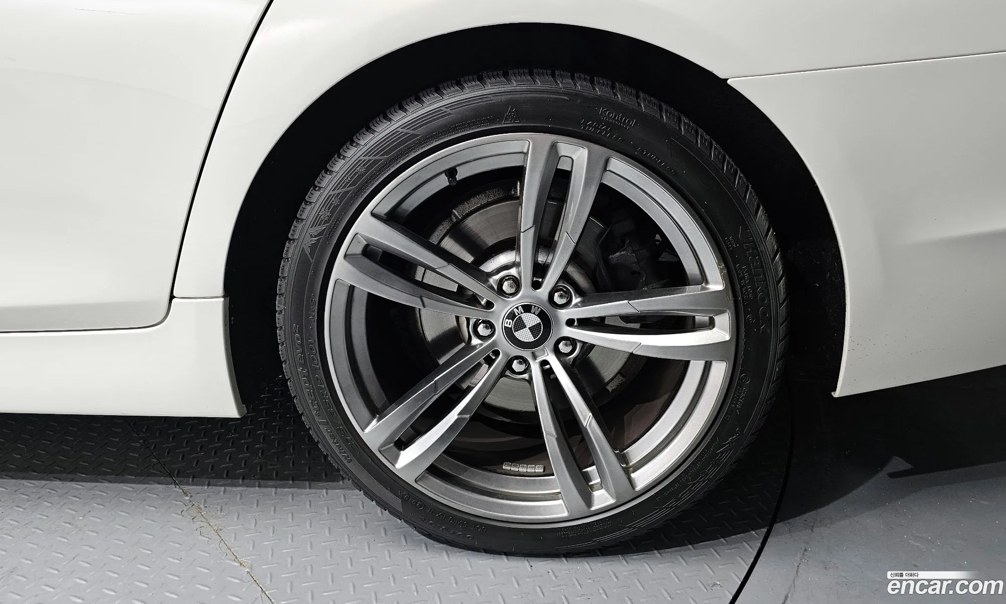 BMW 5 Series F10 520D - фотография 18229557