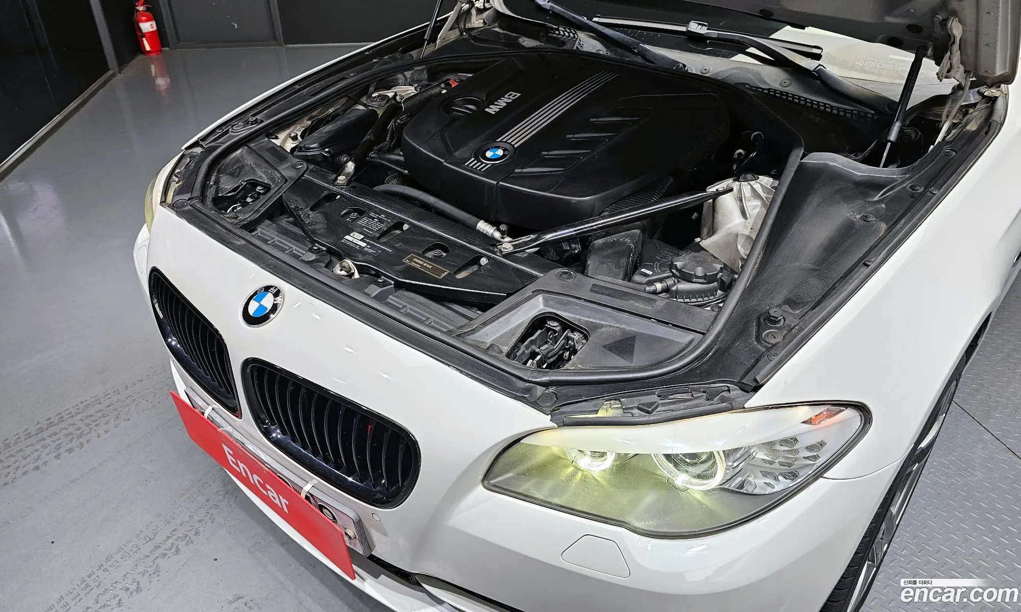 BMW 5 Series F10 520D - фотография 18229558