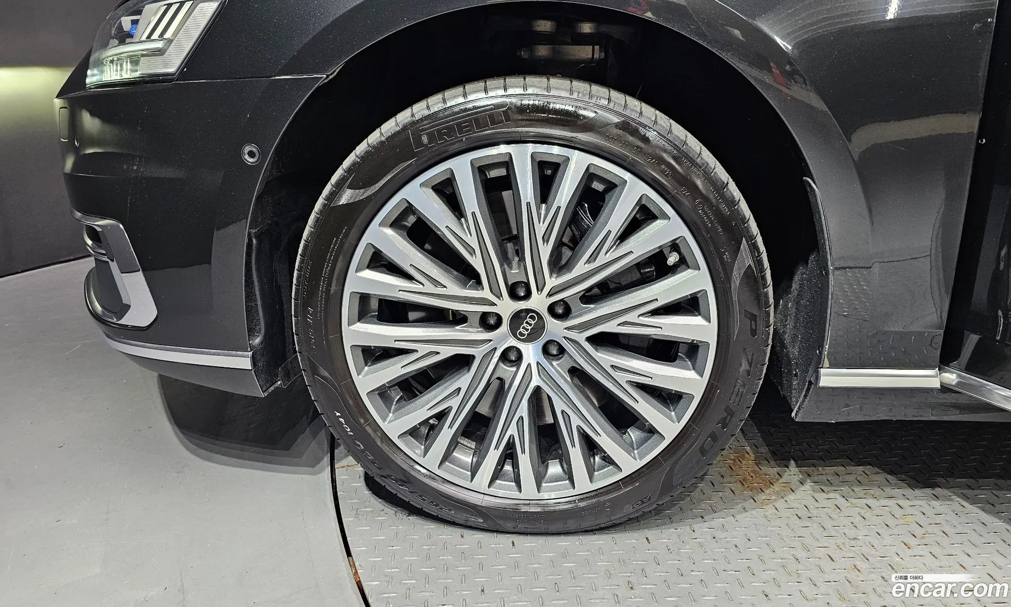 Audi A8 D5 60 Tfsi Quattro Lwb - фотография 380827