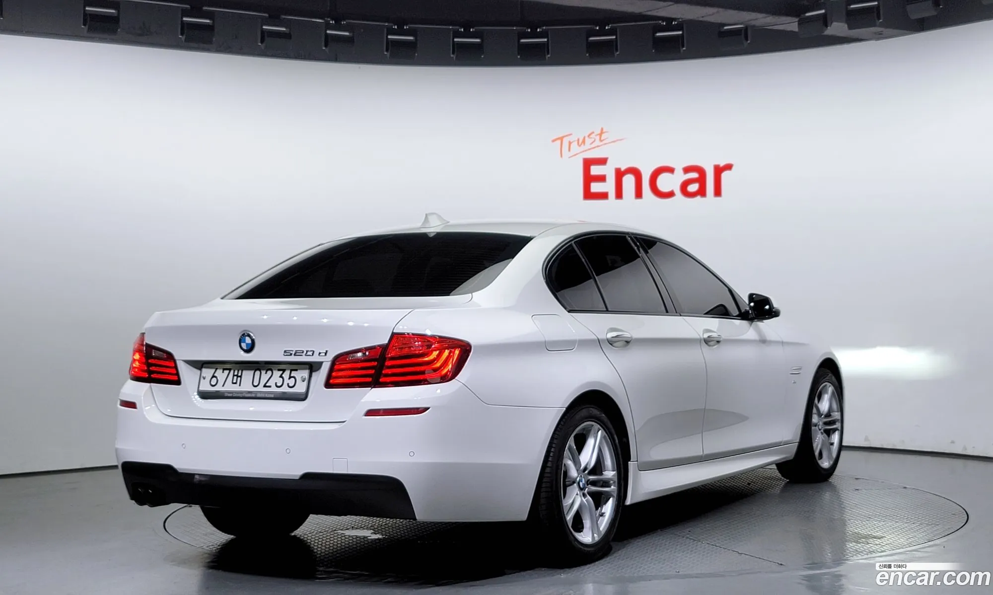 BMW 5 Series F10 520D M Aerodynamics - фотография 18351263