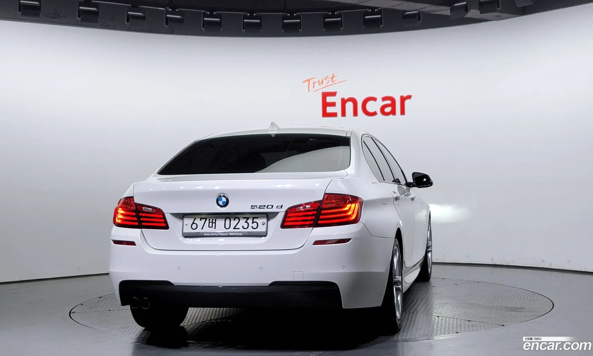 BMW 5 Series F10 520D M Aerodynamics - фотография 18351265