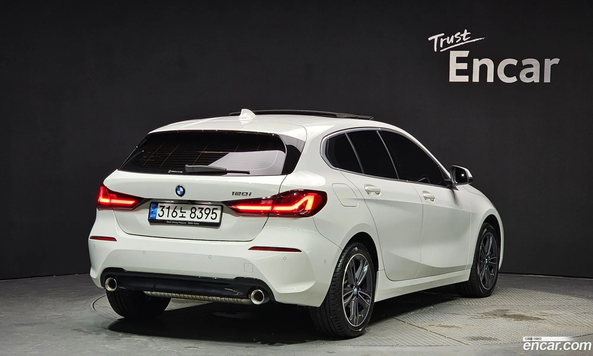 BMW 1 Series F40 120I Sports - фотография 6913923