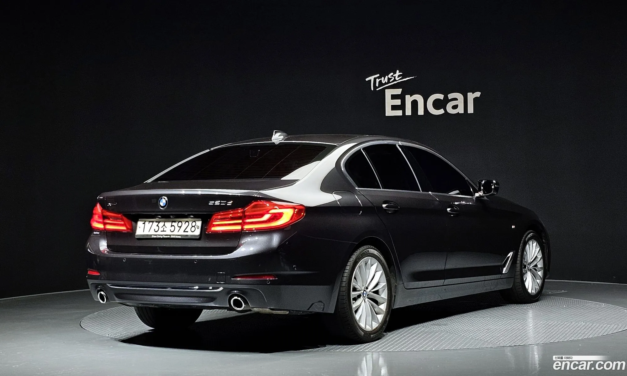 BMW 5 Series G30 520D Luxury Plus - фотография 8372862