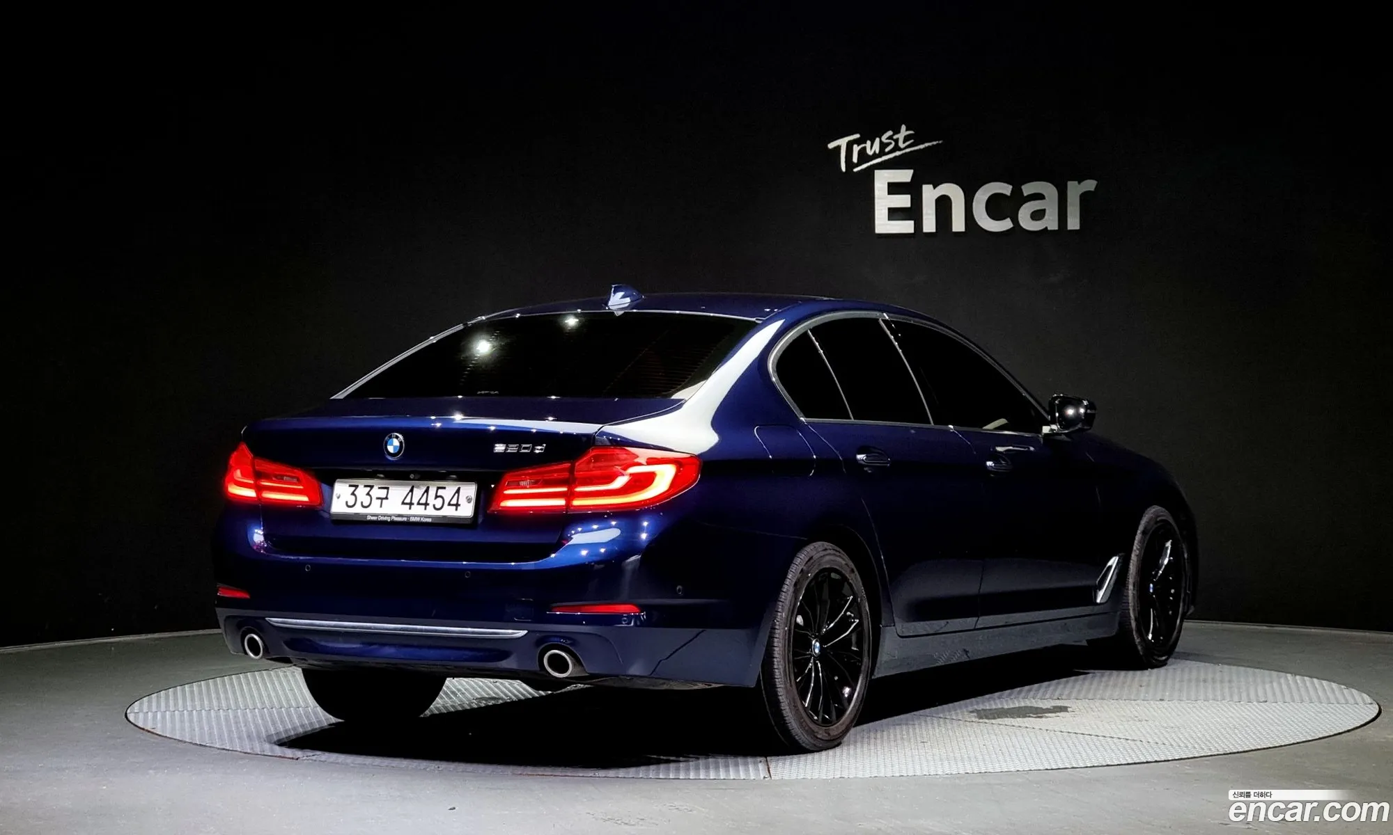 BMW 5 Series G30 520D Luxury Special Edition - фотография 8445169