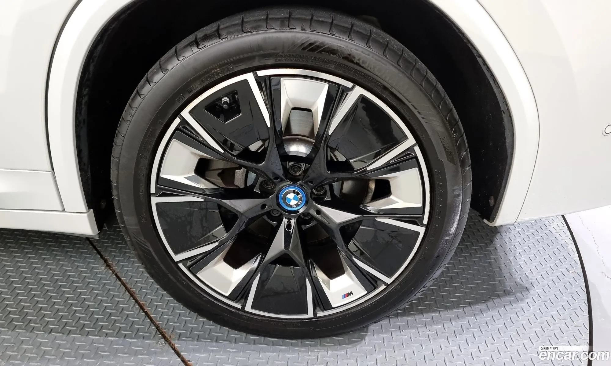 BMW Ix3 M Sport - фотография 8525074