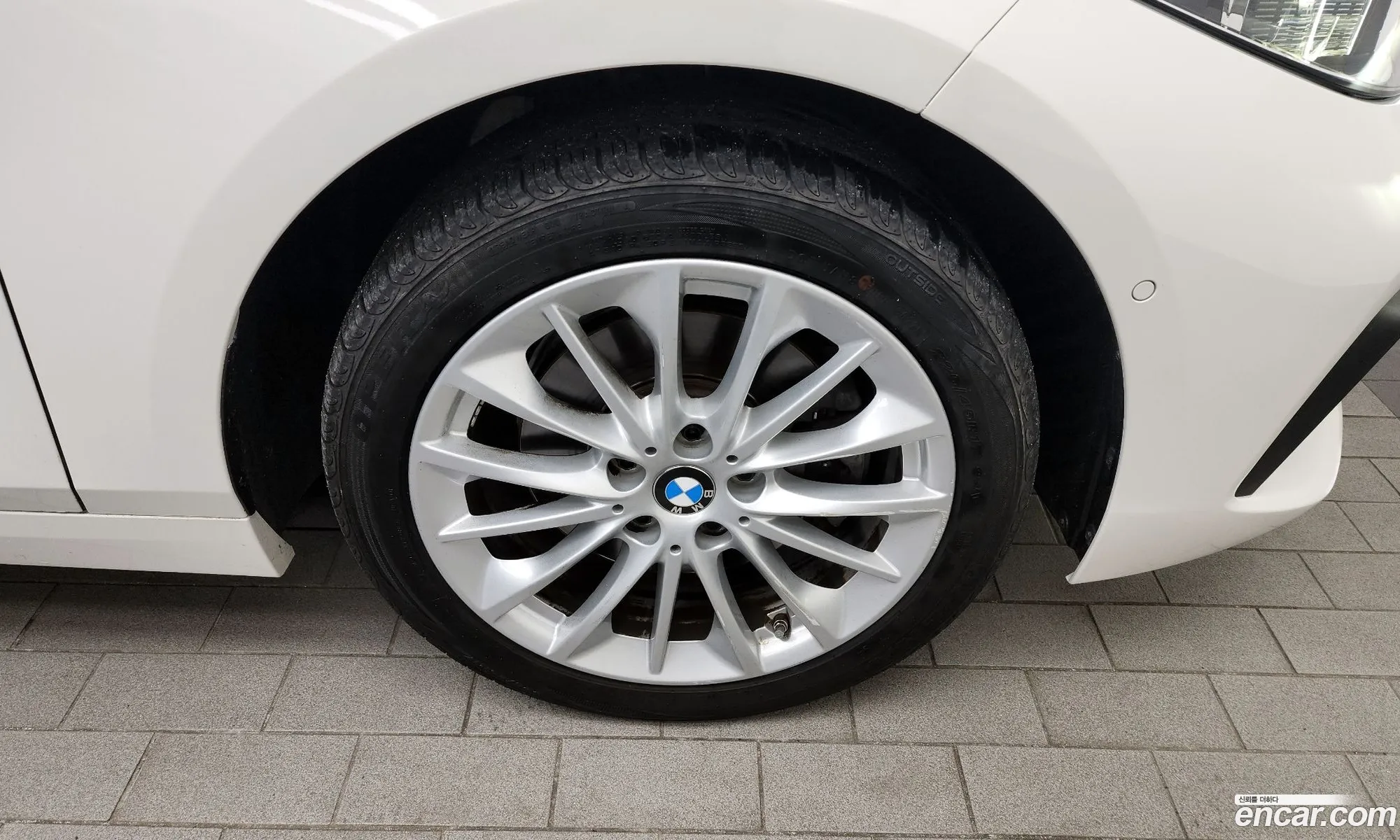 BMW 1 Series F40 118D Joy First Edition - фотография 18441202