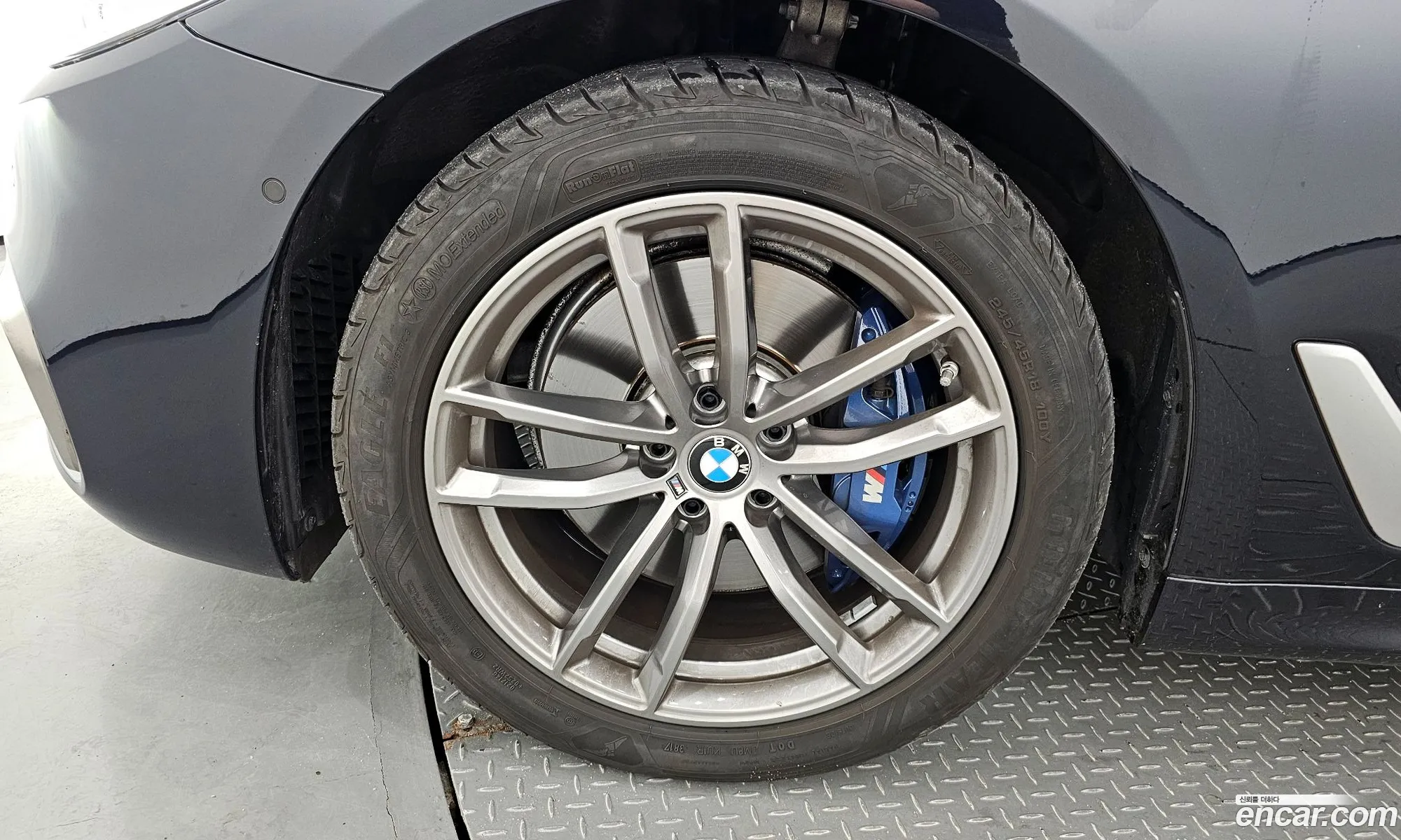 BMW 5 Series G30 530I xDrive M Sports - фотография 7930152