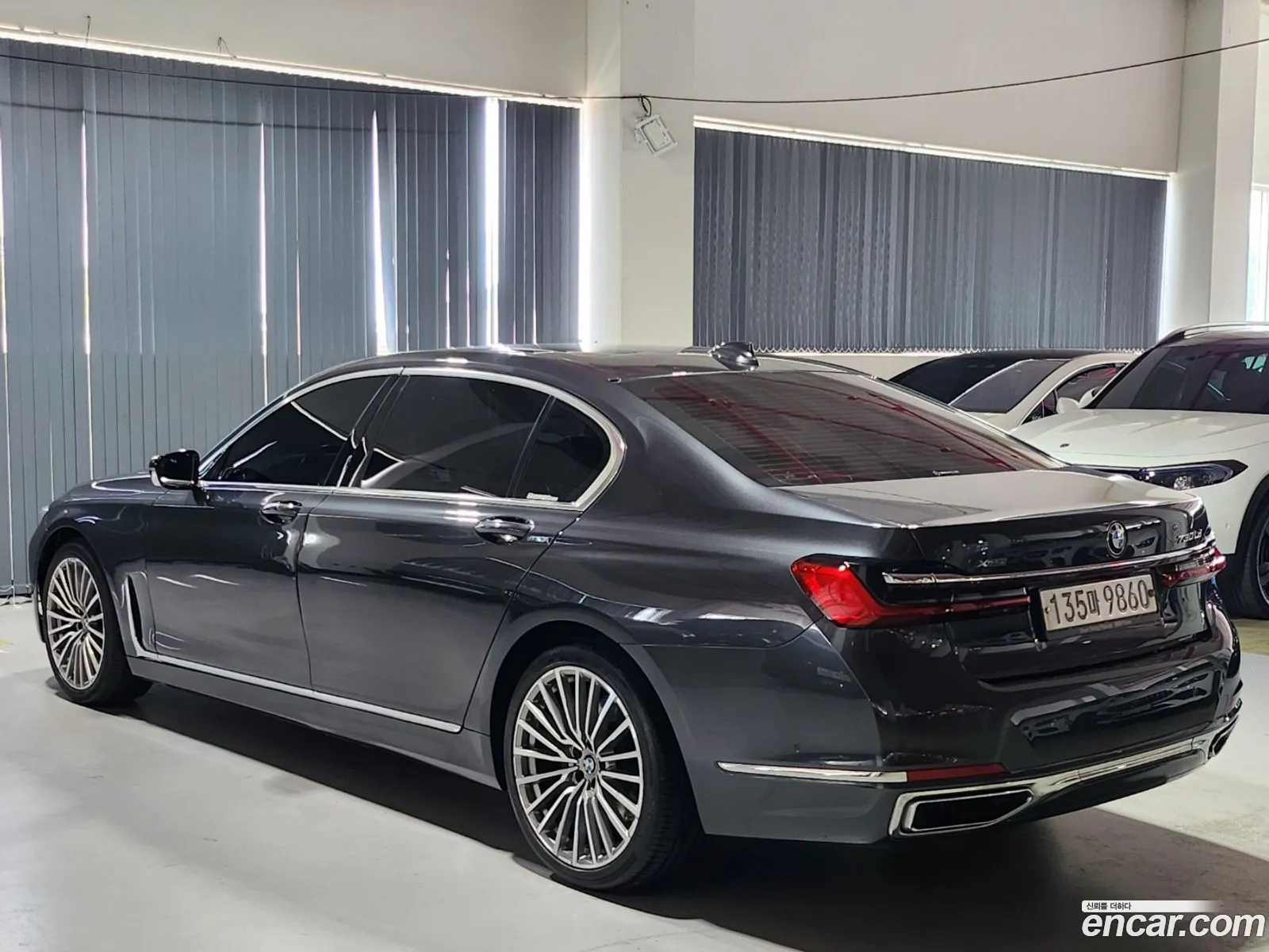 BMW 7 Series G11 730Ld xDrive Design Pure Excellence - фотография 7671236