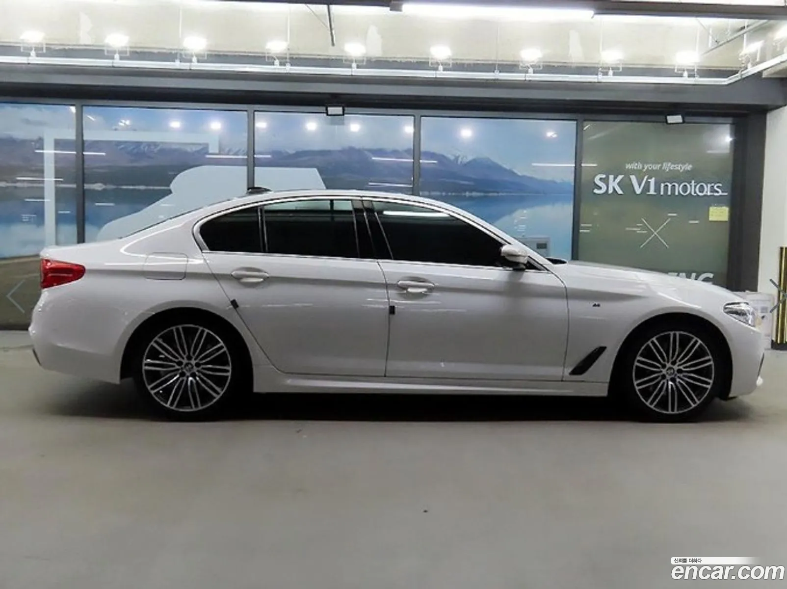 BMW 5 Series G30 530I xDrive M Sport Plus - фотография 18251833