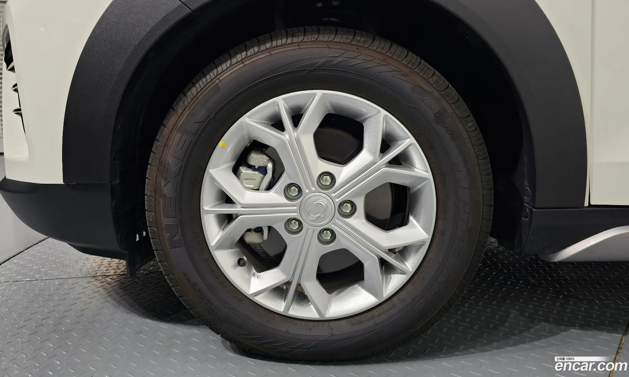 Kg Mobility Ssangyong The New Tivoli 15 2Wd V5 - фотография 8264527