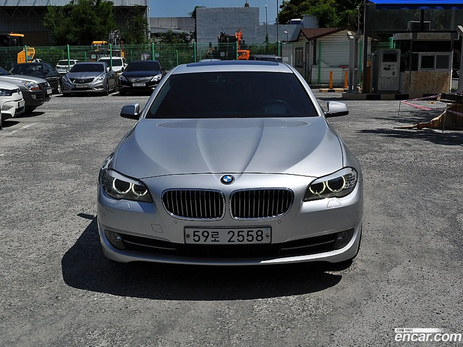 BMW 5 Series F10 528I - фотография 12393138