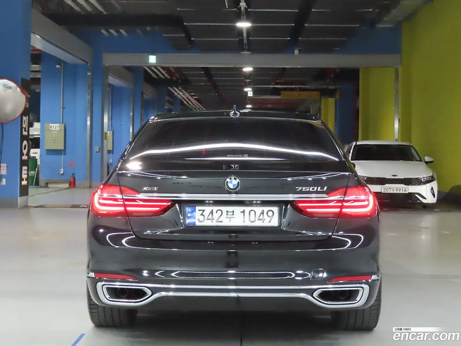 BMW 7 Series G11 750Li xDrive - фотография 7511591