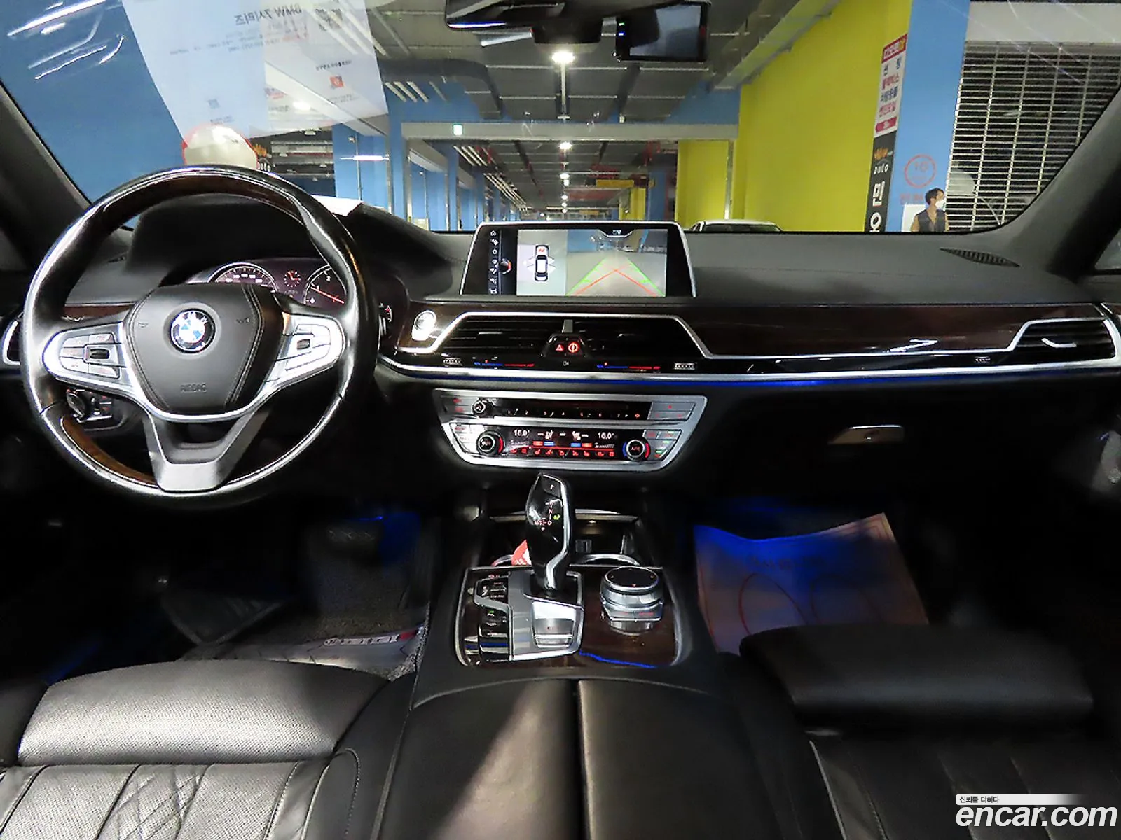 BMW 7 Series G11 750Li xDrive - фотография 7511593