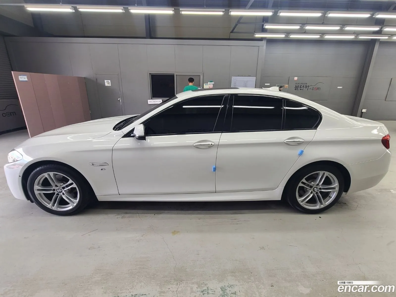 BMW 5 Series F10 520D xDrive M Aerodynamics - фотография 2453022