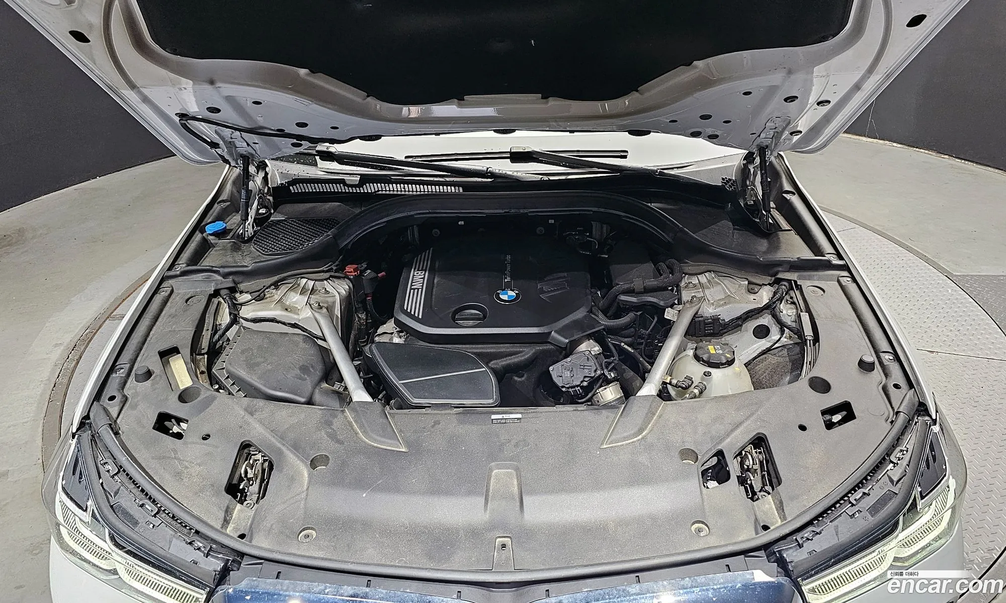 BMW 6 Series Gt G32 620D xDrive M Sports - фотография 12393155