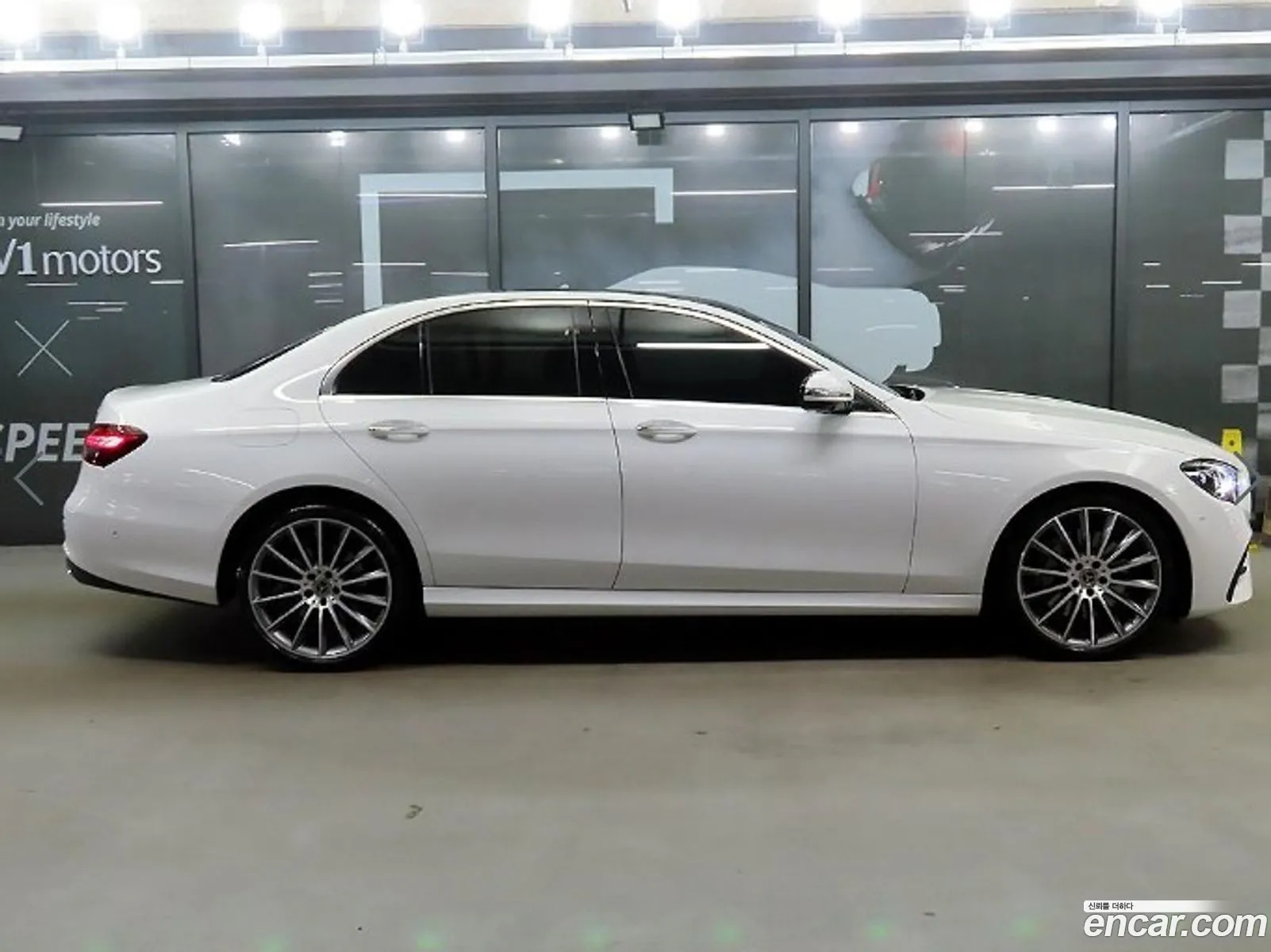 Mercedes E-Class W213 E350 4Matic Amg Line - фотография 19186479