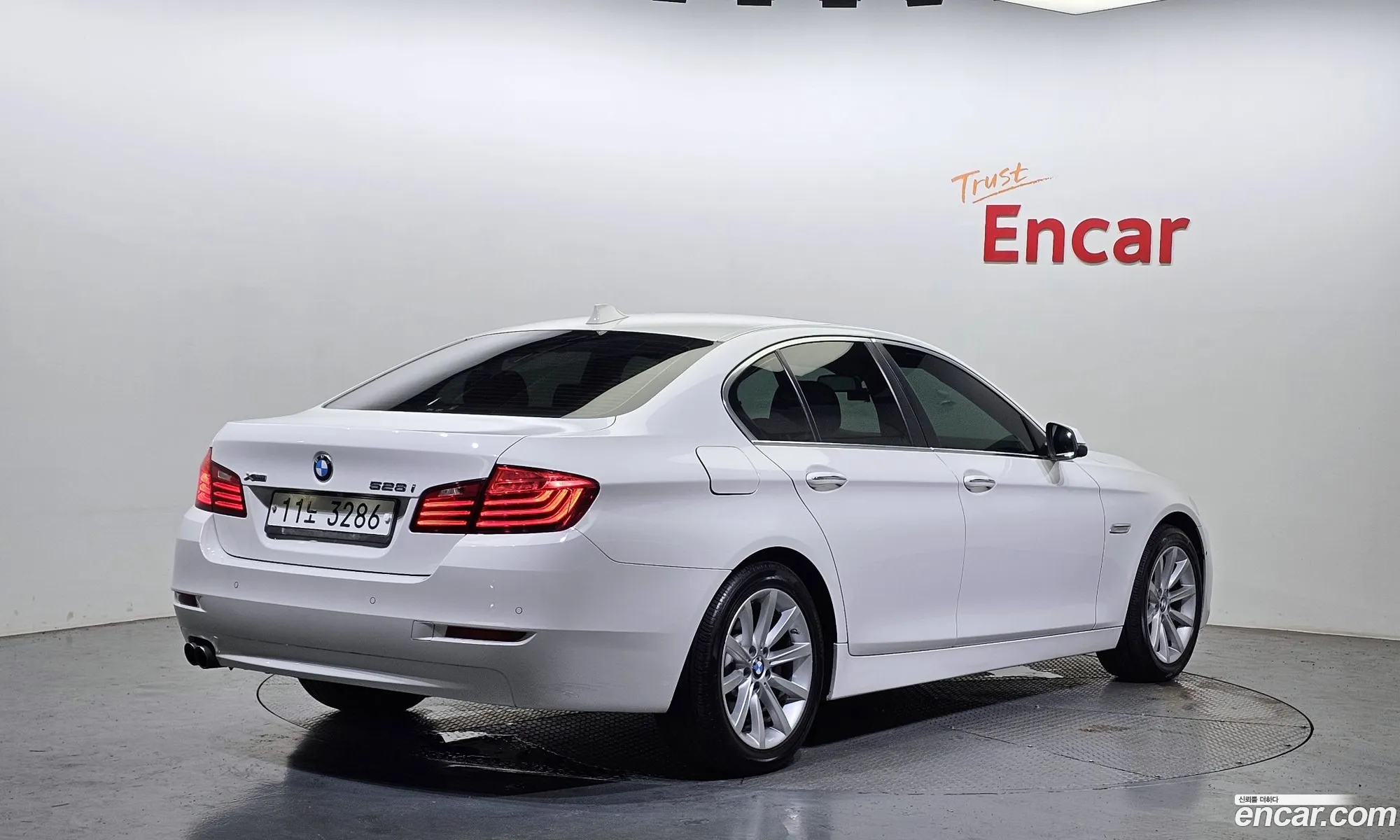 BMW 5 Series F10 528I xDrive - фотография 18338398
