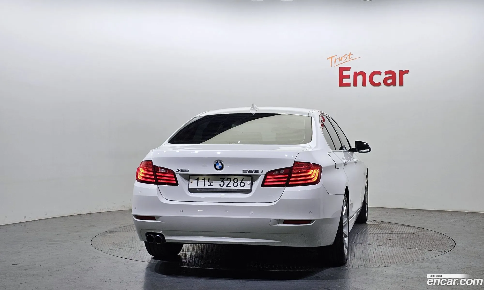 BMW 5 Series F10 528I xDrive - фотография 18338400