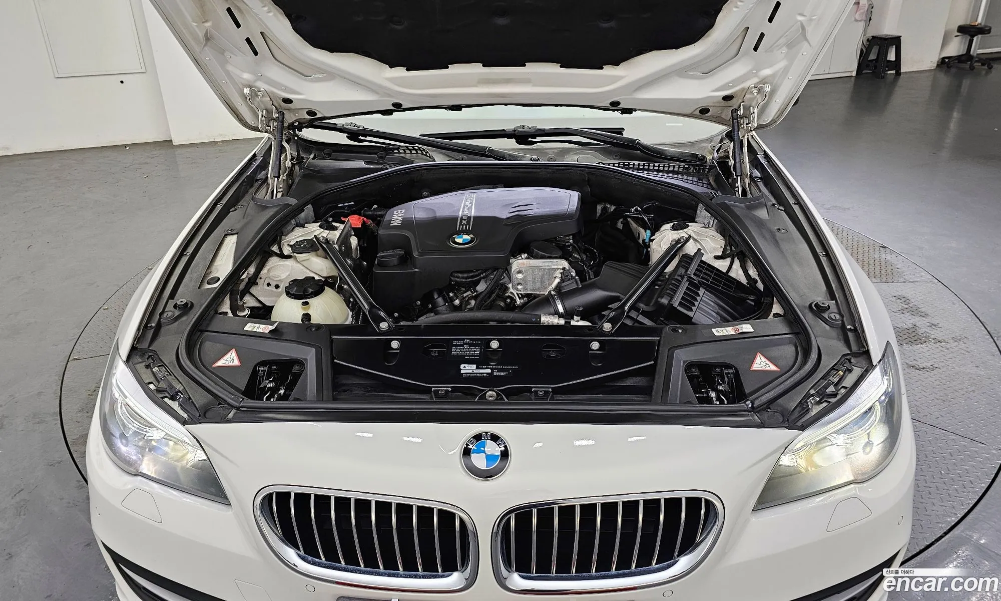 BMW 5 Series F10 528I xDrive - фотография 18338402