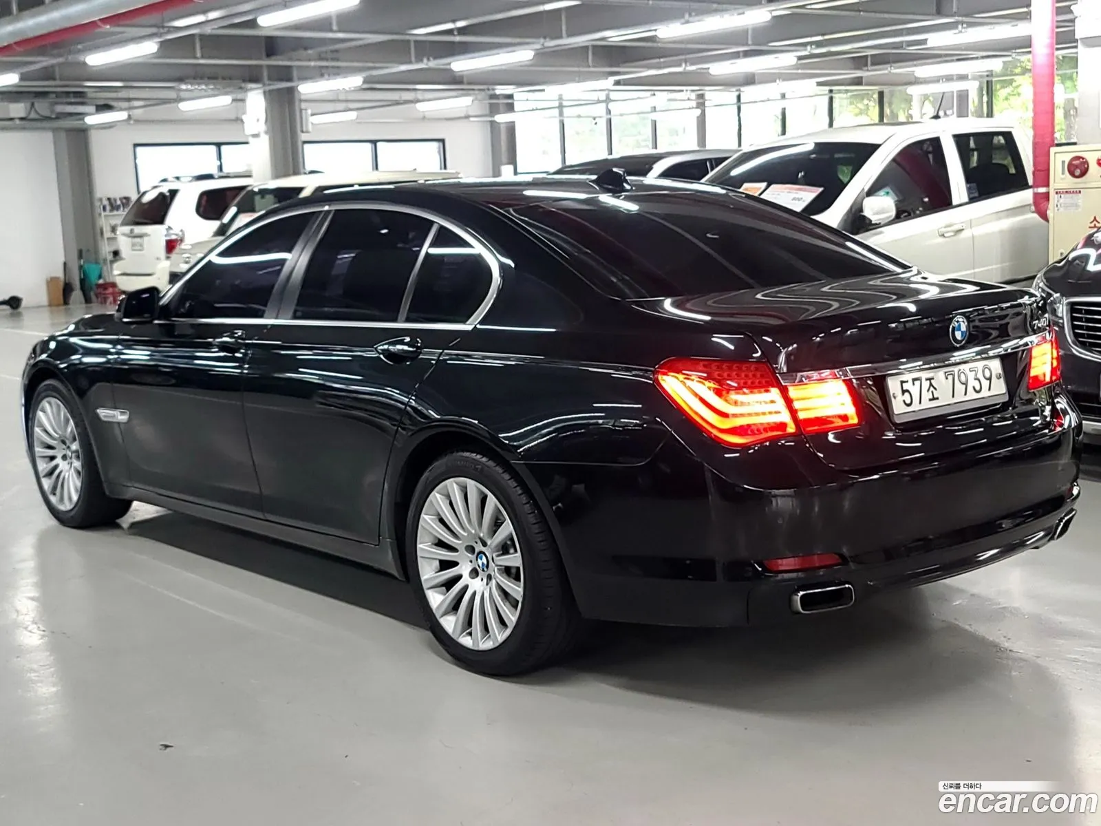 BMW 7 Series F01 740I - фотография 5184814